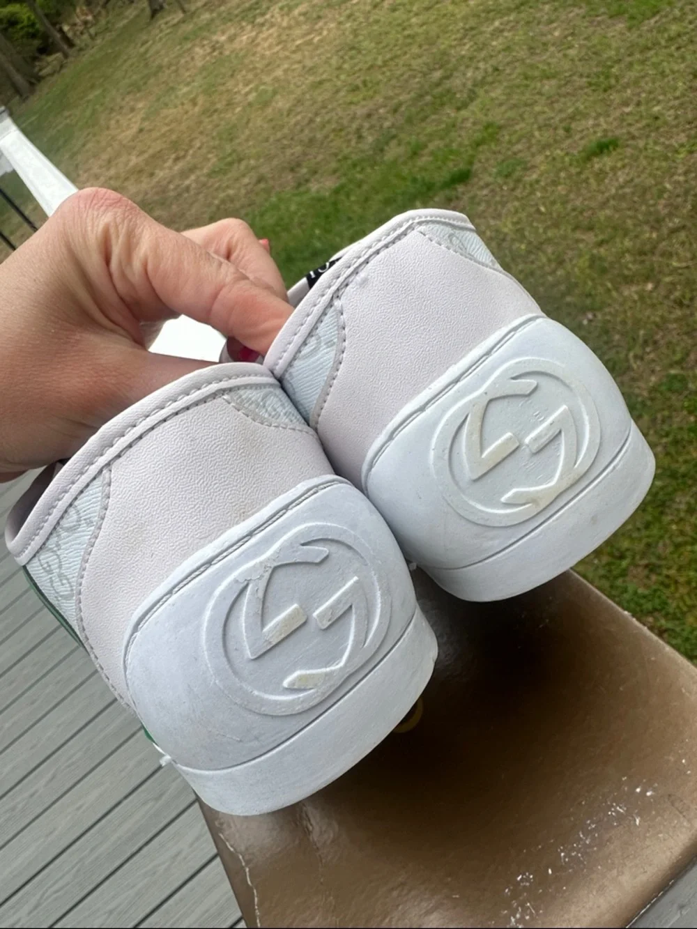 Gucci White Low-Top Sneakers with Green & Black Stripe